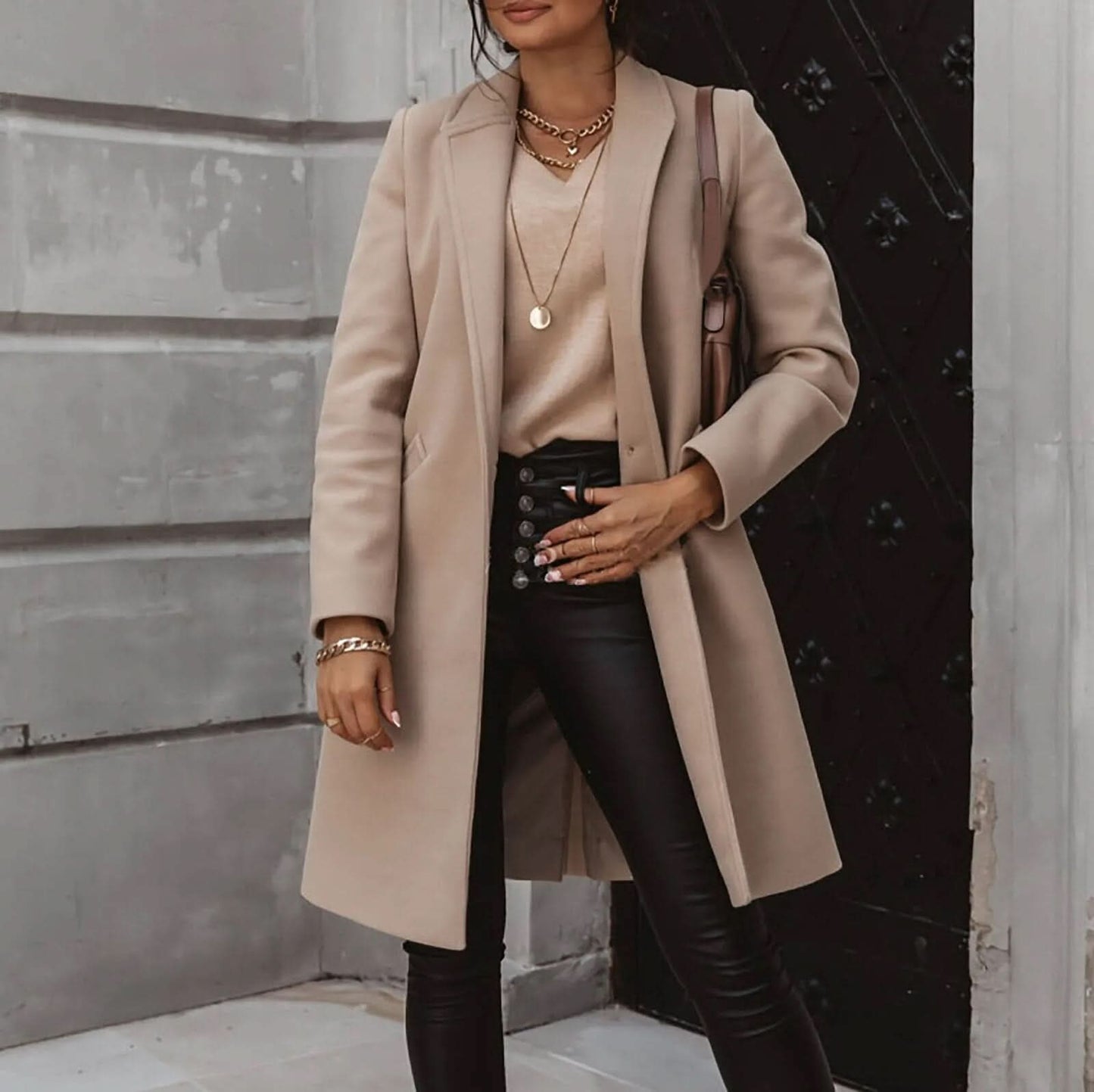 WW | Opulent, elegant and cozy winter coat for women