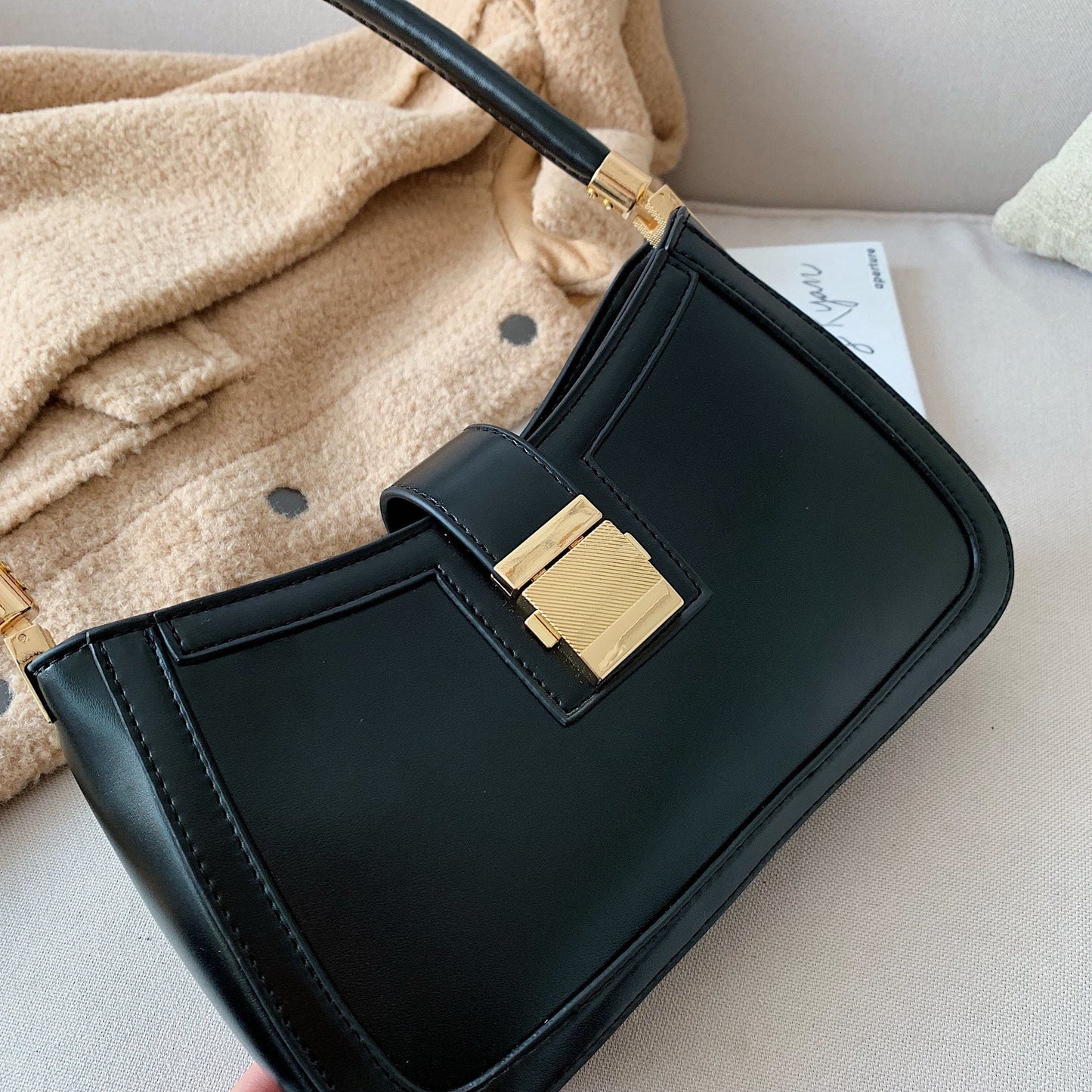 WW | Stilvolle Schultertasche für Damen - Designer-Handtasche mit Reißverschluss