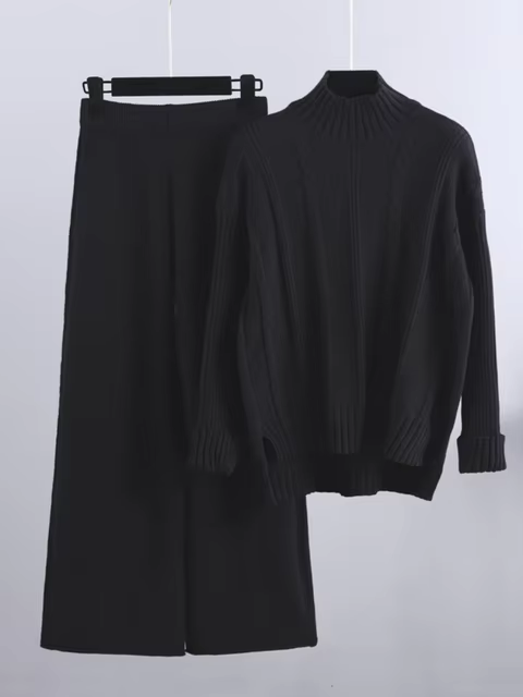 WW | Modern, Elegant Knitted Two-Piece Set