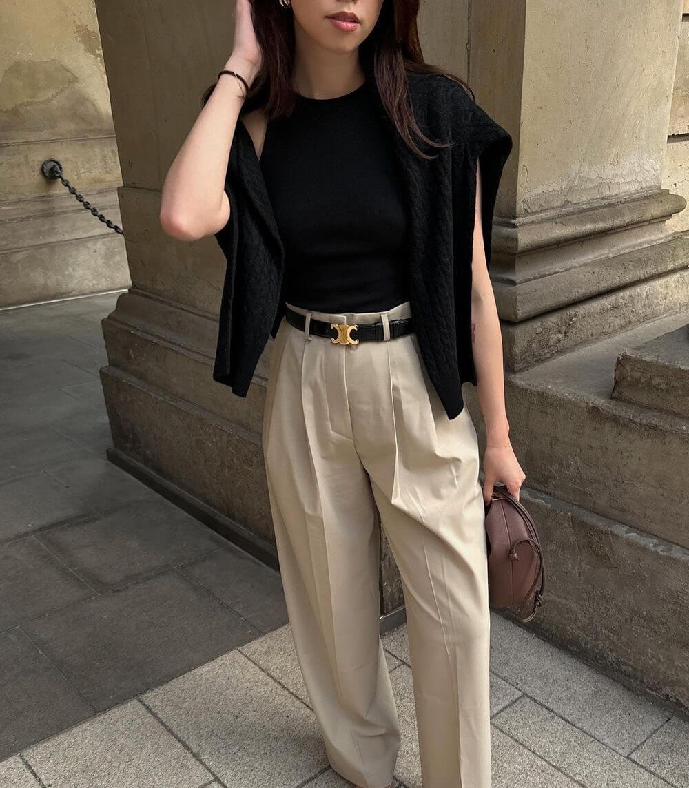 WW - Elegant Women's Belt with Gold Buckle