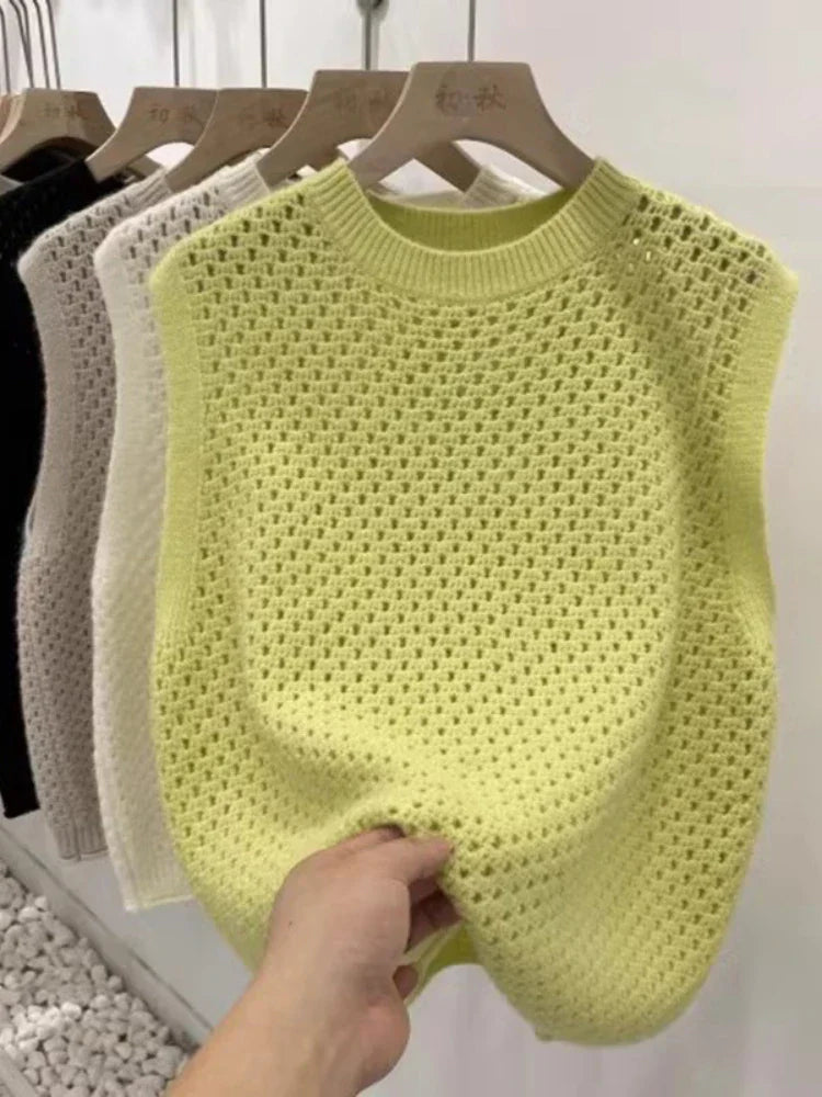 WW | Sleeveless Knitted Jumper for Women
