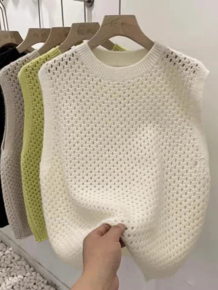 WW | Sleeveless Knitted Jumper for Women