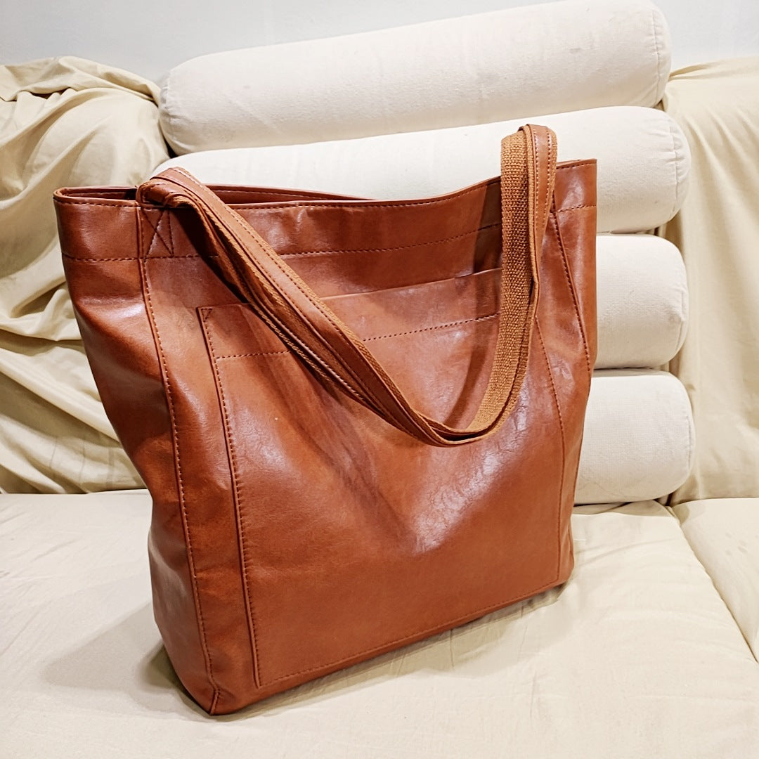 WW - Women's Shoulder Bag made of Vegan Leather