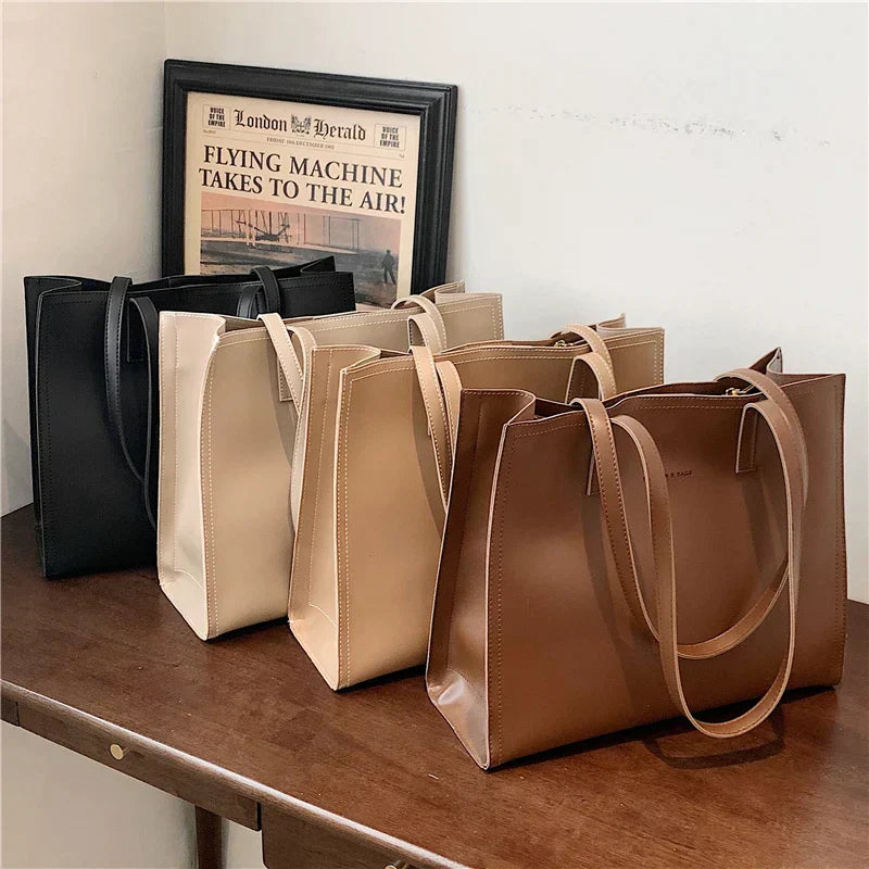 WW | Bag with Timeless Charm for Women