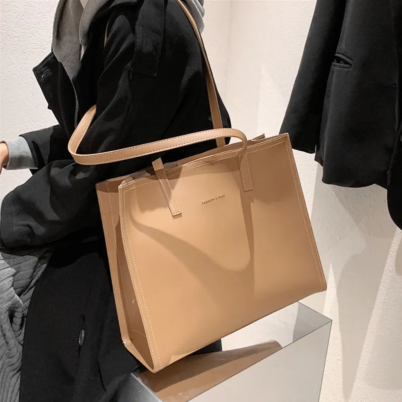 WW | Bag with Timeless Charm for Women
