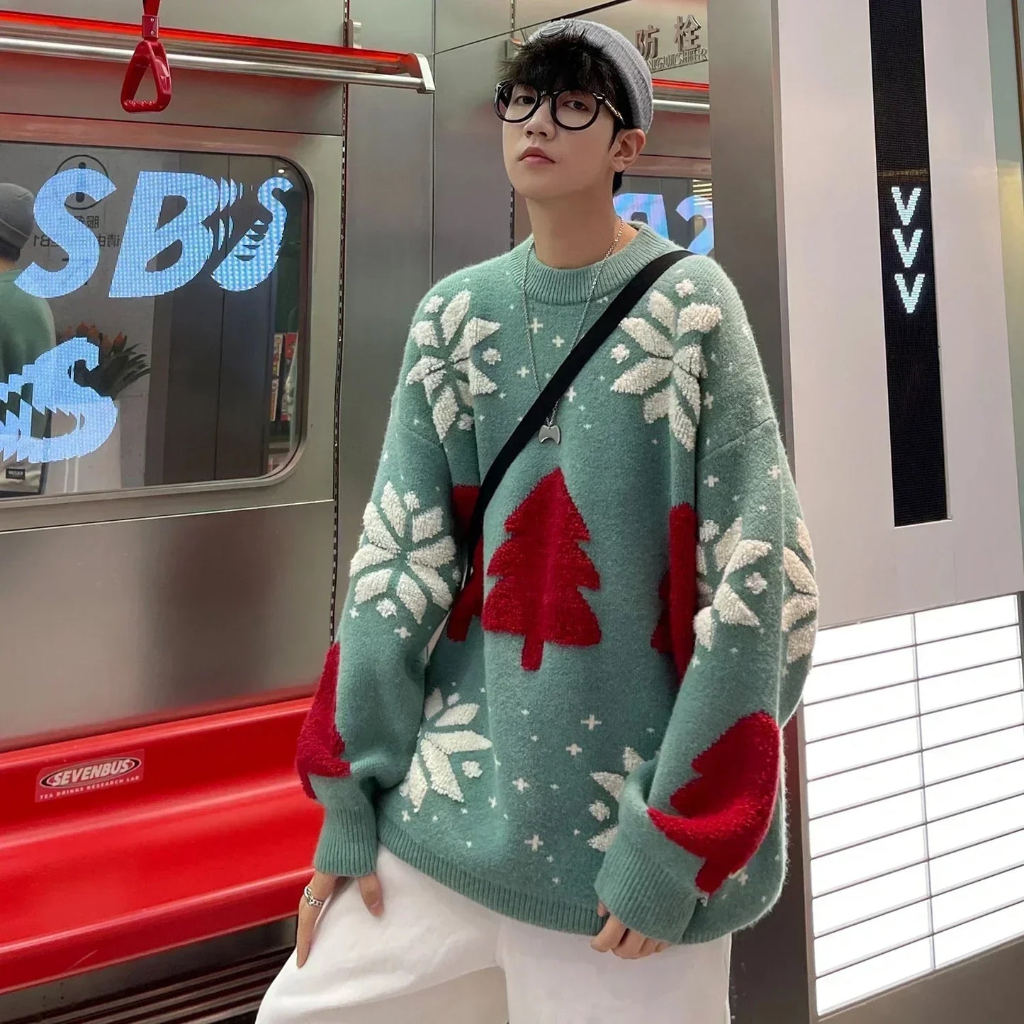 WW | Unisex Sweatshirt with Snowflake - Soft & Warm Pullover for Winter Days