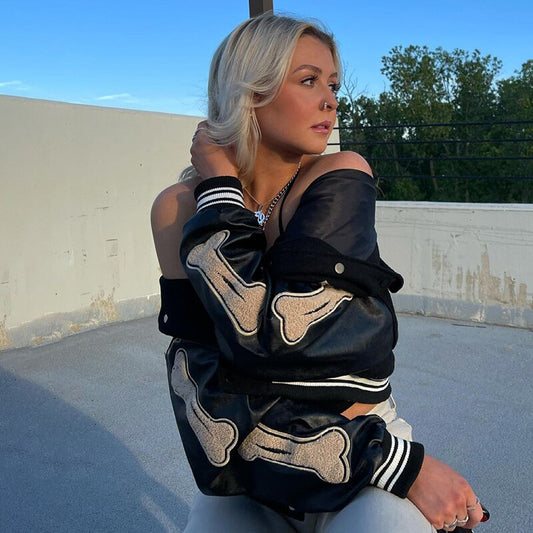WW | Grafik Varsity Bomberjacke mit Knochenärmeldesign