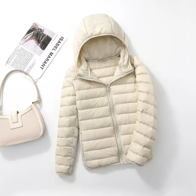 WW | Ultralight and packable hooded jacket