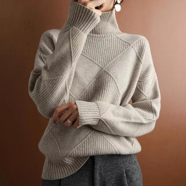 WOLF Hannover - Lose Rollkragenpullover Strickjacke