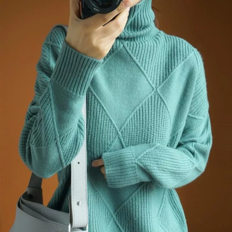 WOLF Hannover - Lose Rollkragenpullover Strickjacke