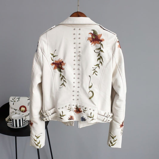 WW | Kunstlederjacke - Florales Detail - Asymmetrischer Reißverschluss - Edgy Chic