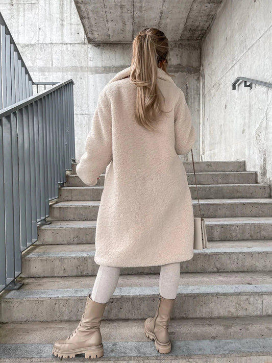 WW | Langer Mantel - Weiches Teddy-Fleece - Kapuze & Knopfverschluss - Lockere Passform