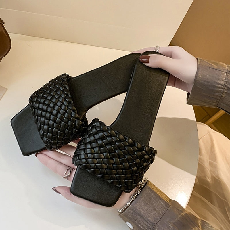 WW | Too Far To Care Sandalen