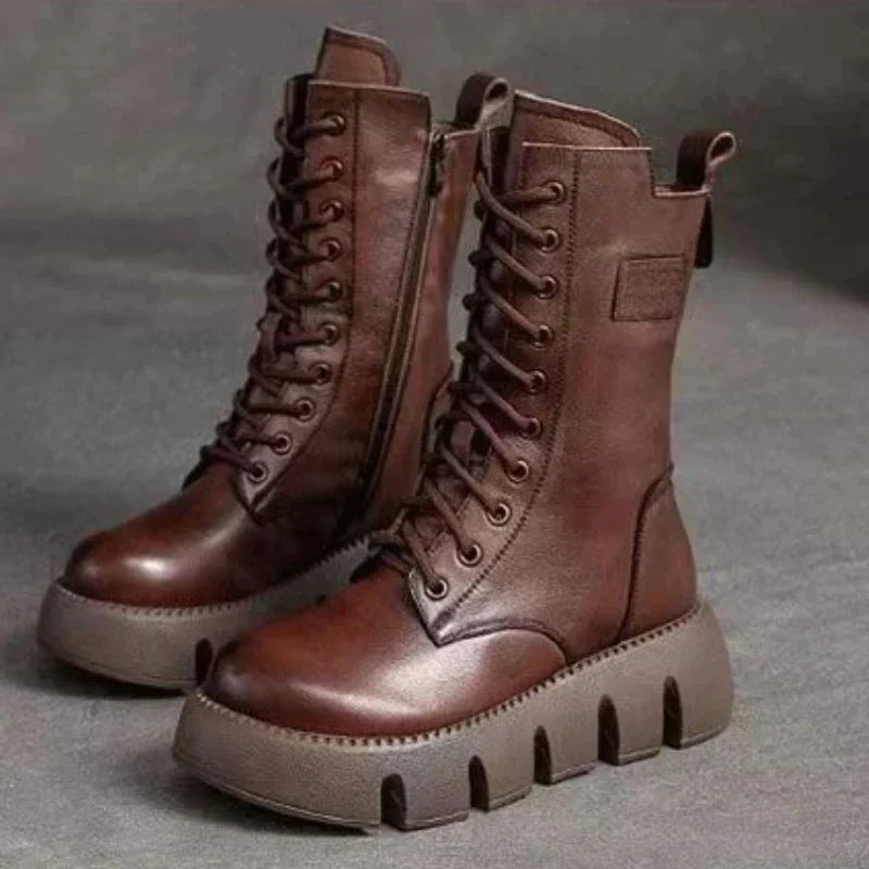W&W – Stylish Boots with a High Sole