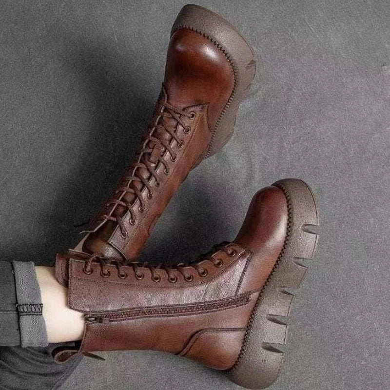 W&W – Stylish Boots with a High Sole