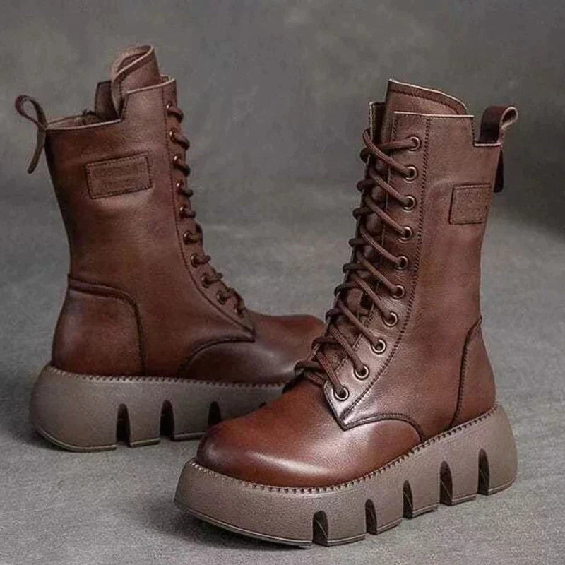 W&W – Stylish Boots with a High Sole