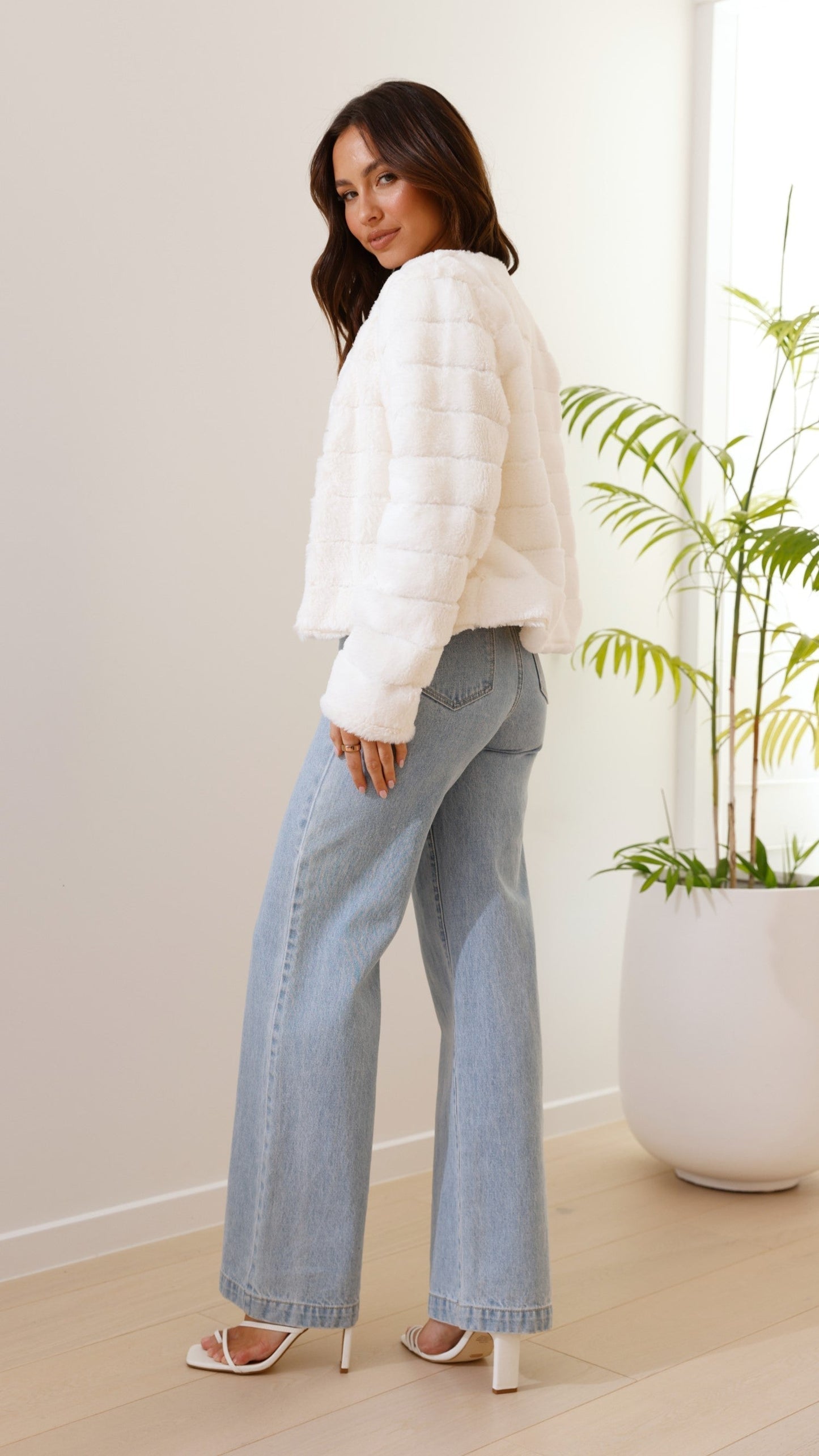 WW | Gestepptes Kunstpelz-Cropped-Jacke mit Offener Vorderseite - Strukturiert Passform für Stilvollen Komfort