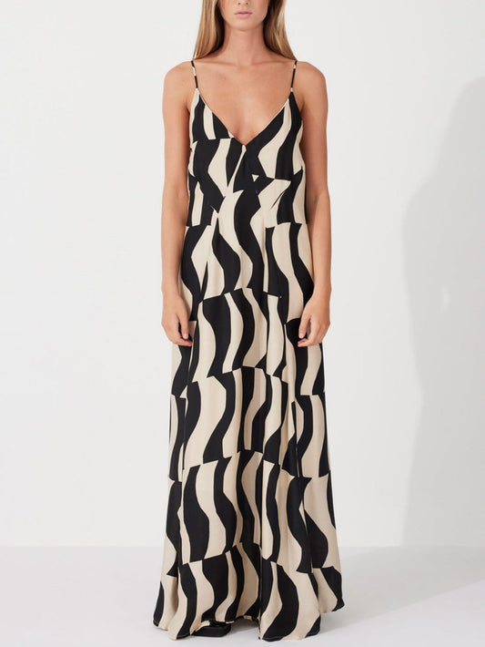 Maxi dress with a loose fit and deep back cutout