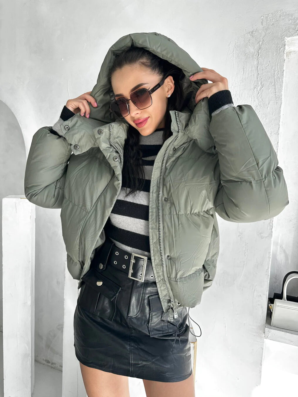WW | Damen Gefütterte Pufferjacke mit Hohem Kragen und Glänzender Verarbeitung