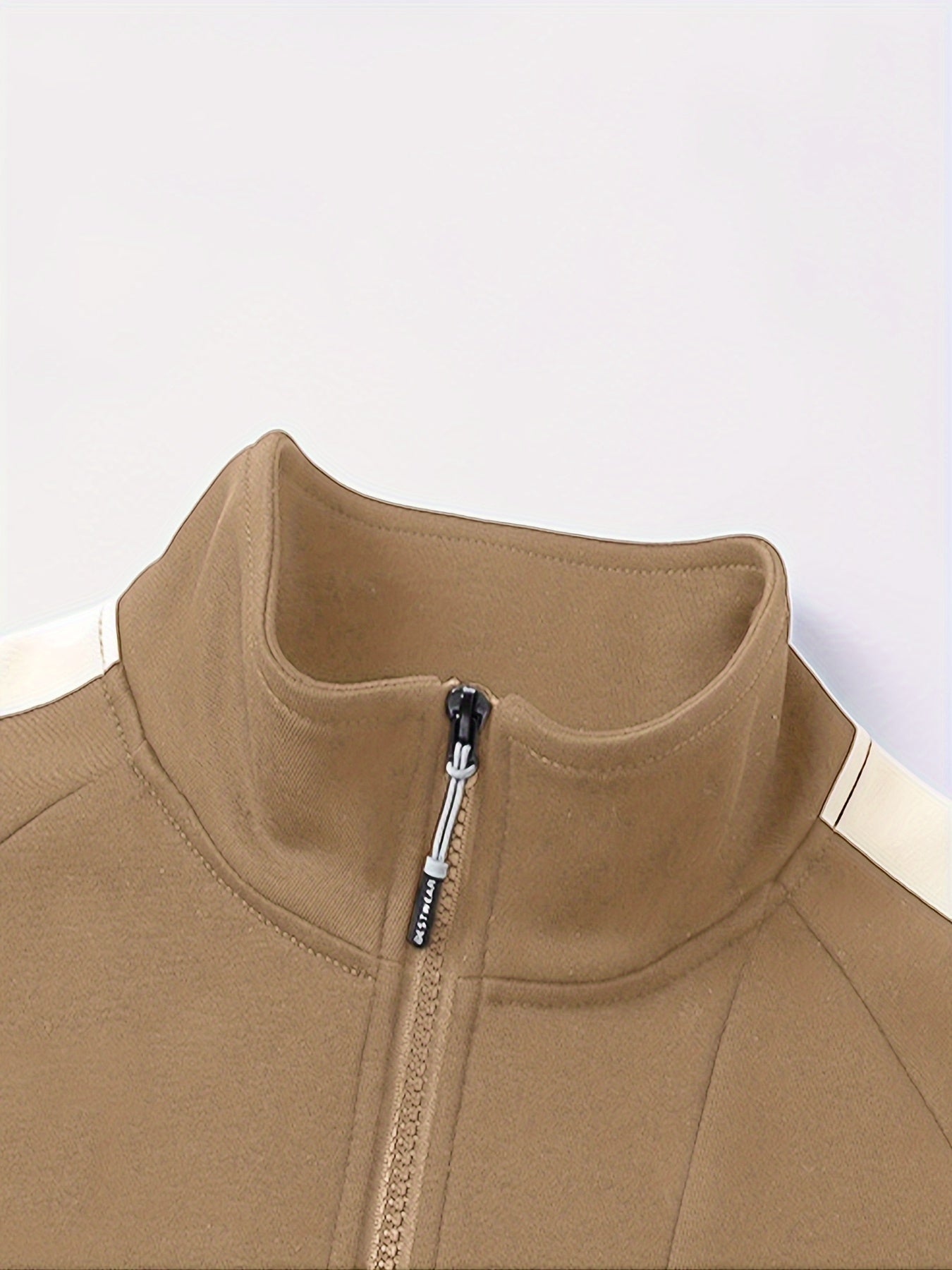 WW | Men's Tracksuit - Sporty Jogging Suit with Contrast Stripes