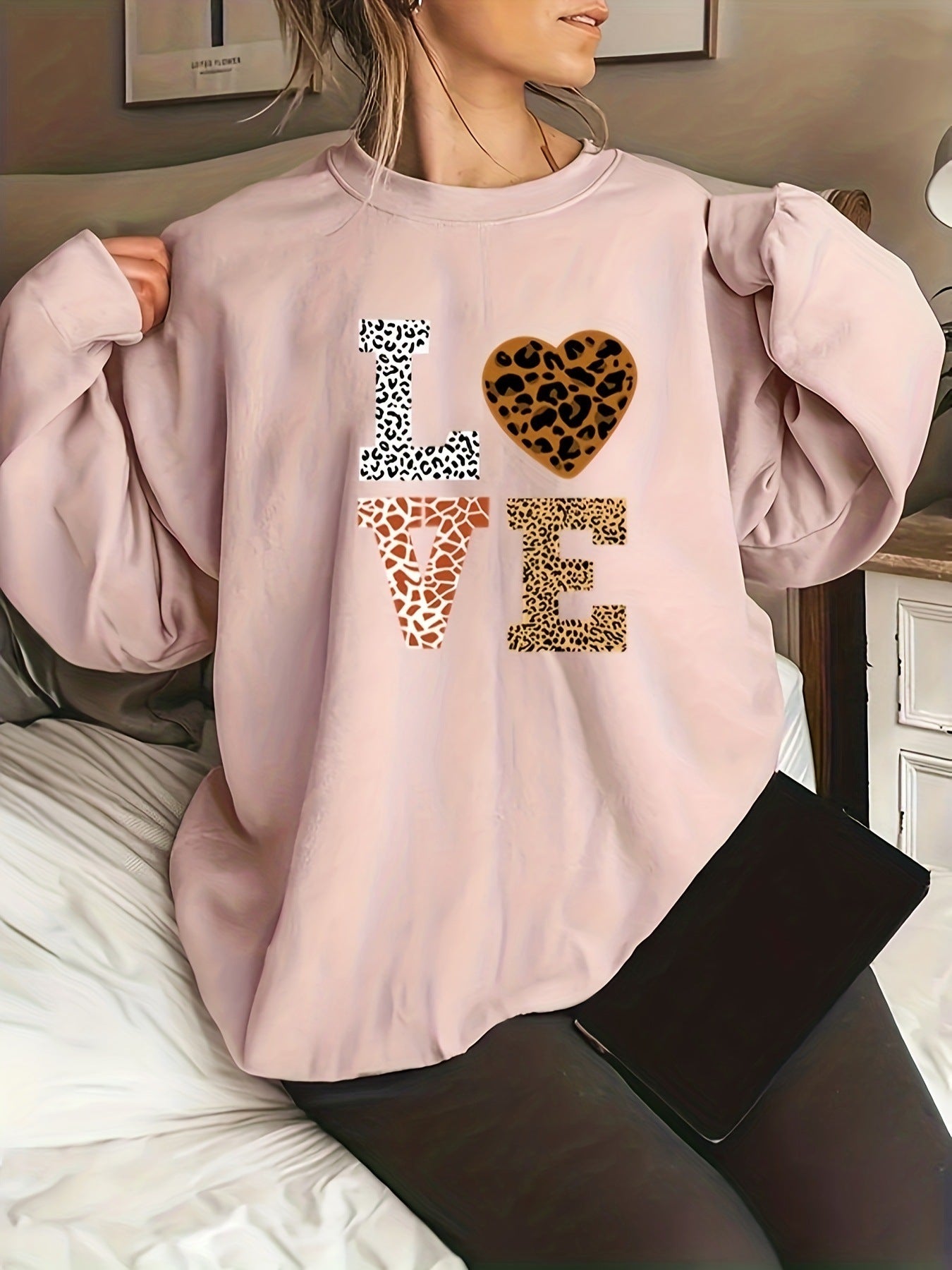 WW | Women's Crew Neck Leopard Print Sweater