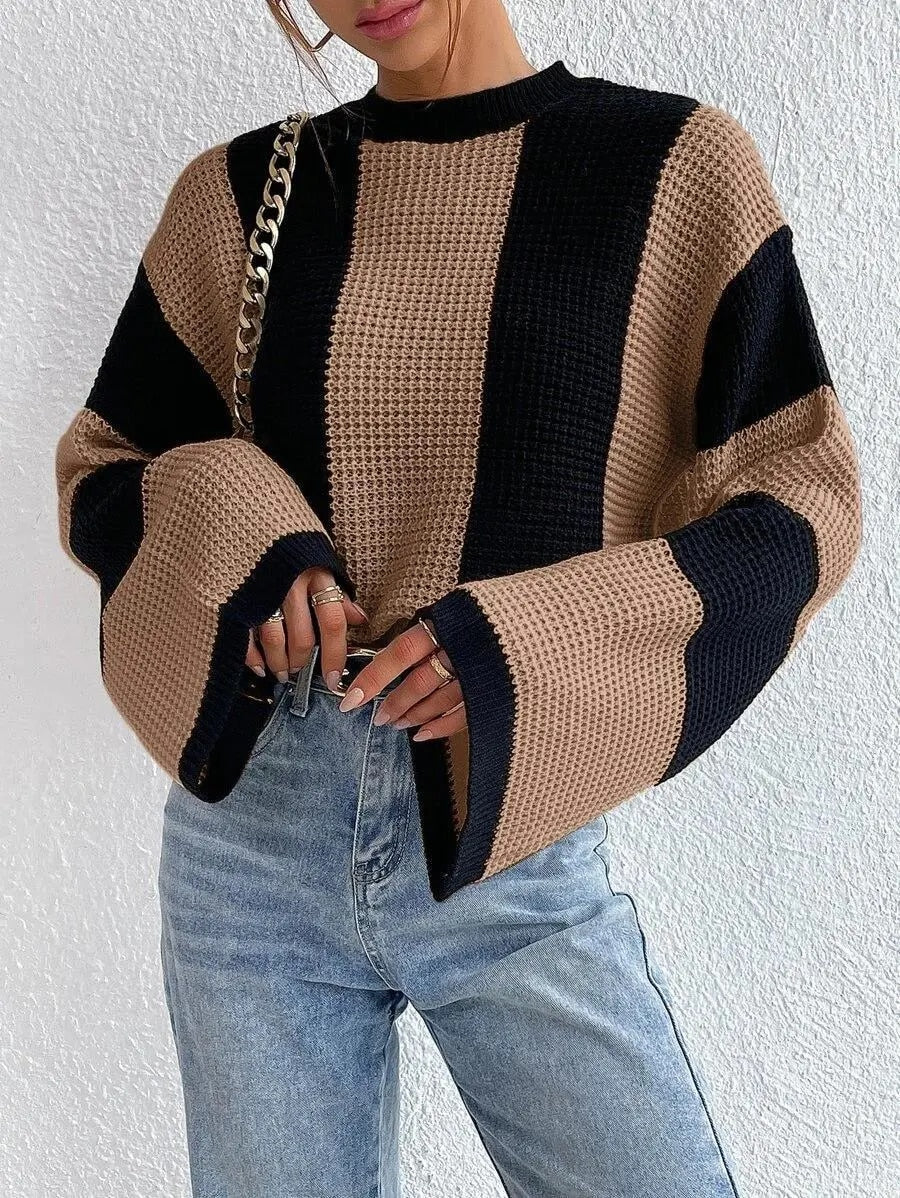 WW | Cosy two-tone knit sweater with wide sleeves