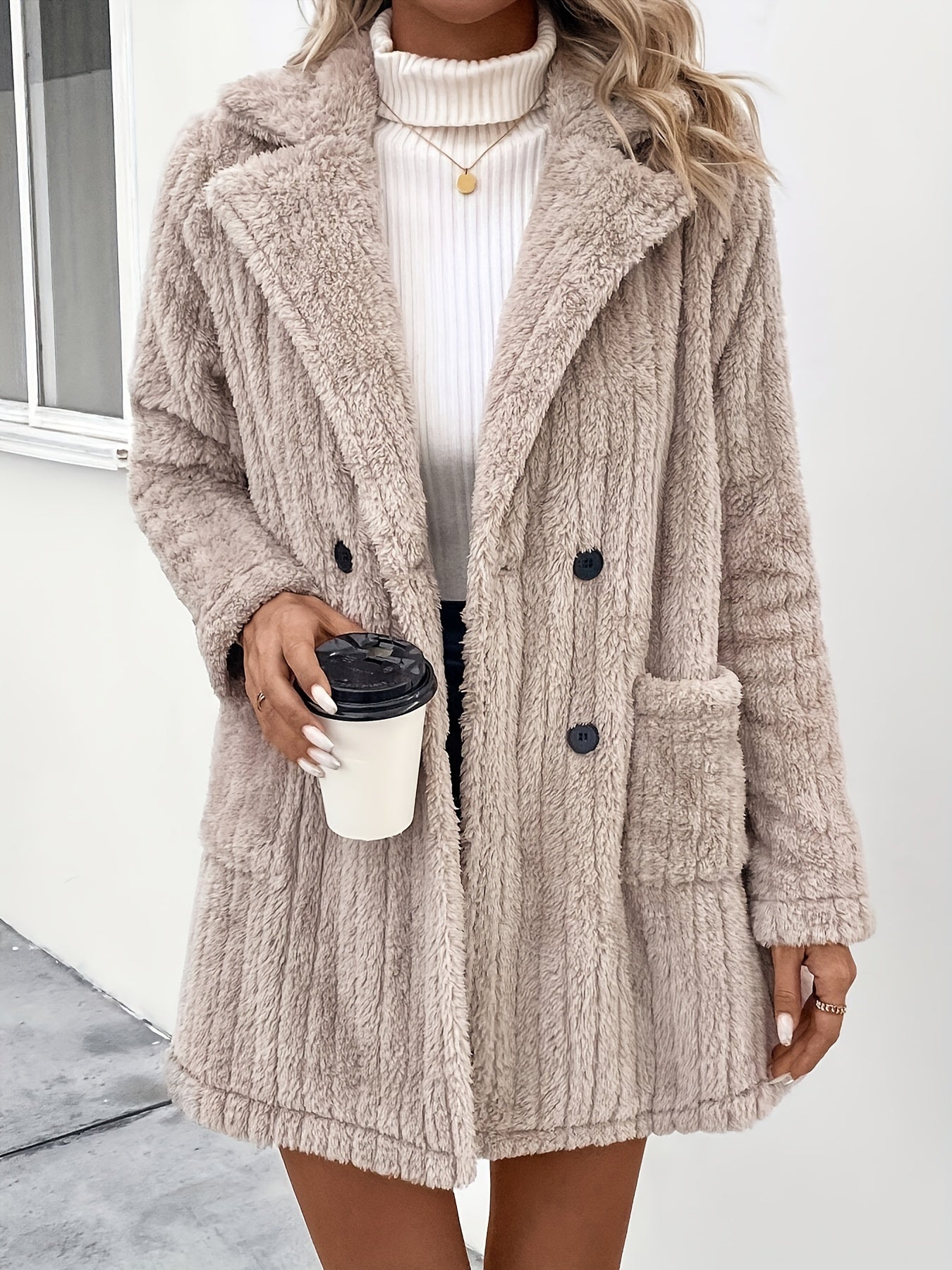 WW | Button-Up Teddy Coat - Soft Plush Fabric - Mid-Length - Casual Winter Style