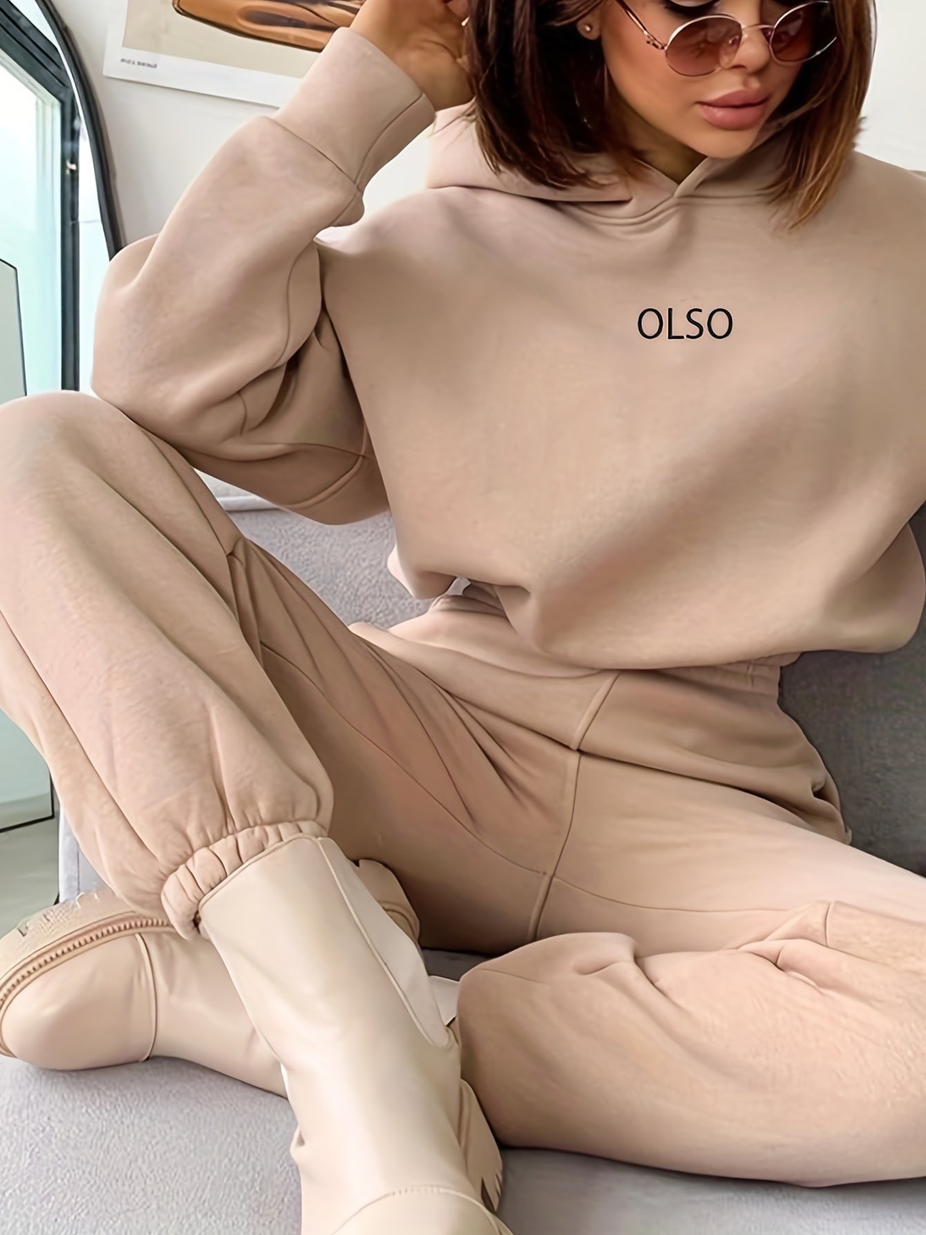 WW | Oslo Damen Set – Zweiteiliges Set aus Kapuzenpullover und Sweatpants für lässigen Stil und maximalen Komfort.