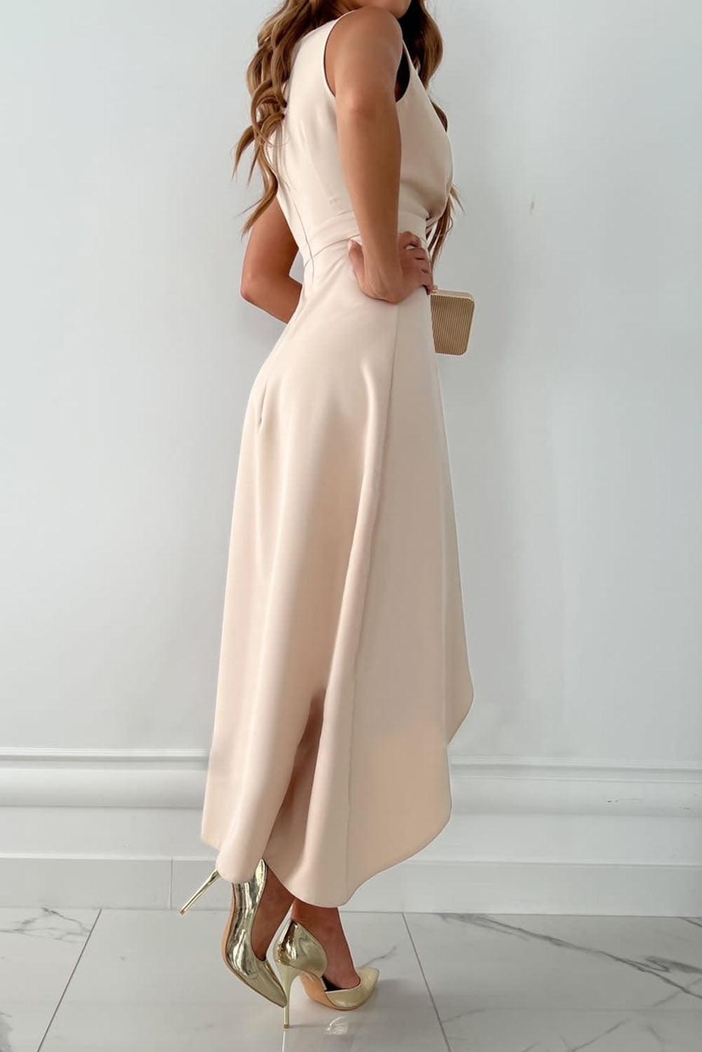 Mandy - Chic wrap dress with V-neck in midi length