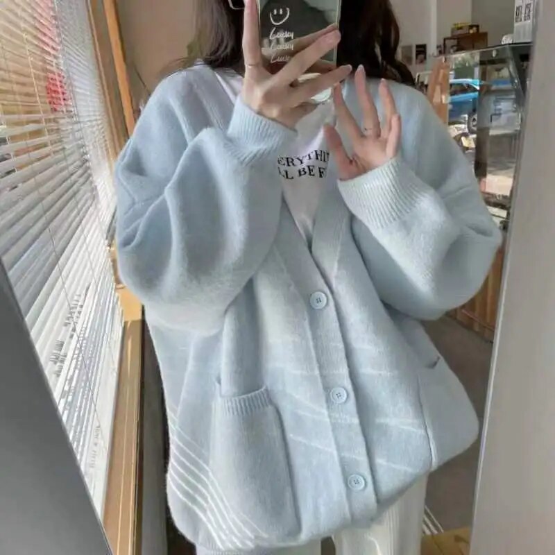 WW | Elegant cardigan with button placket