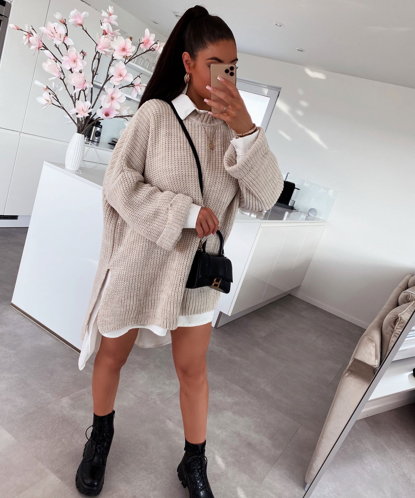 WW | Cozy oversized knit sweater in soft beige
