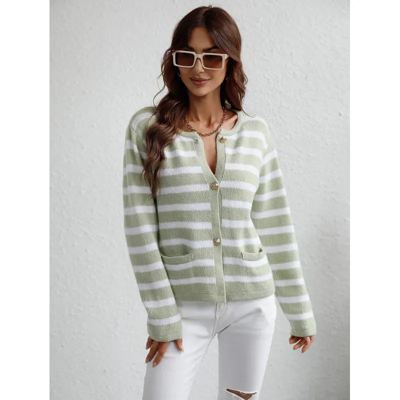 WW | Cosy chunky knit sweater with button placket and side pockets