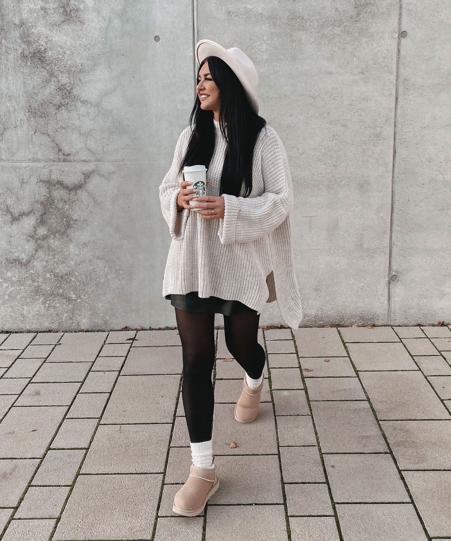 WW | Cozy oversized knit sweater in soft beige