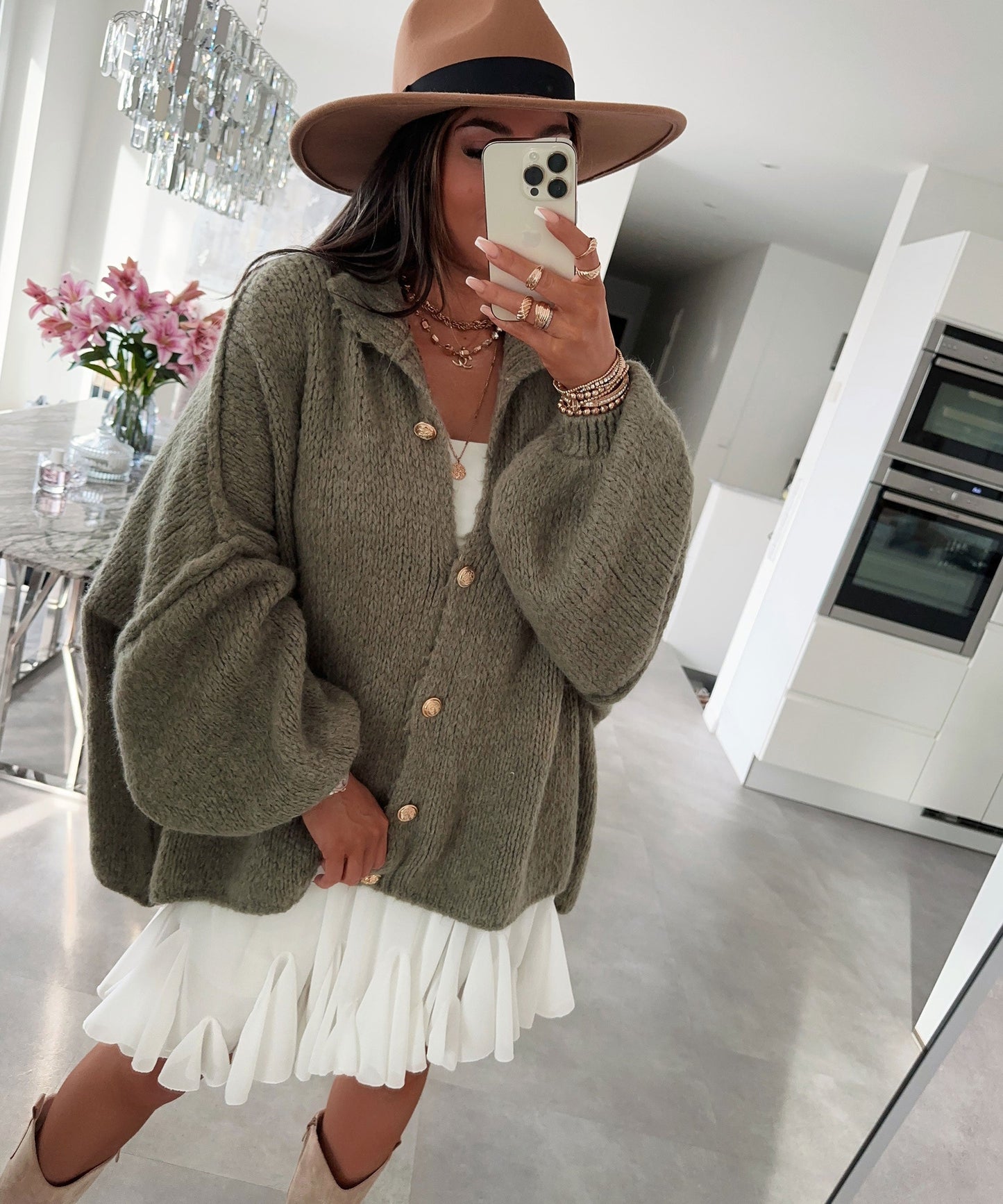 WW | Cozy, oversized cardigan in soft khaki