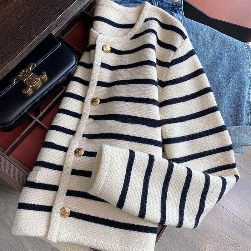 WW | Cozy striped knit sweater for autumnal layered looks