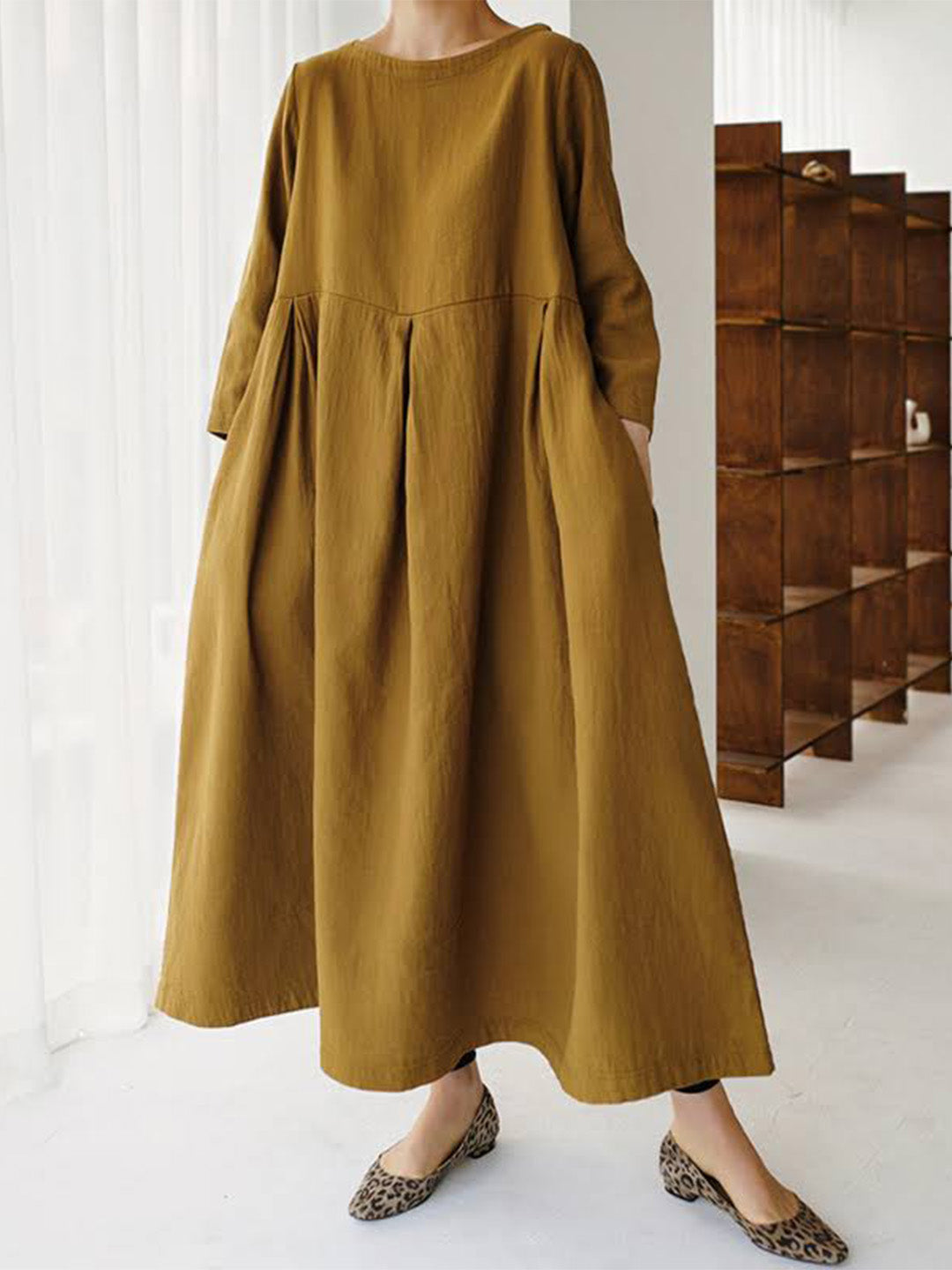 WW | Lockeres Leinenkleid mit Seitentaschen
