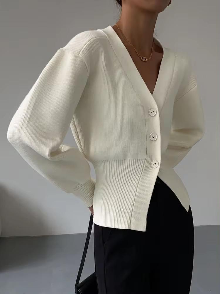 WW | Cozy knitted cardigan with V-neck and button placket