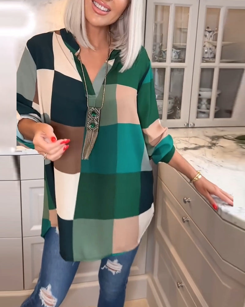 WW | Color Block and Ruffle V-neck