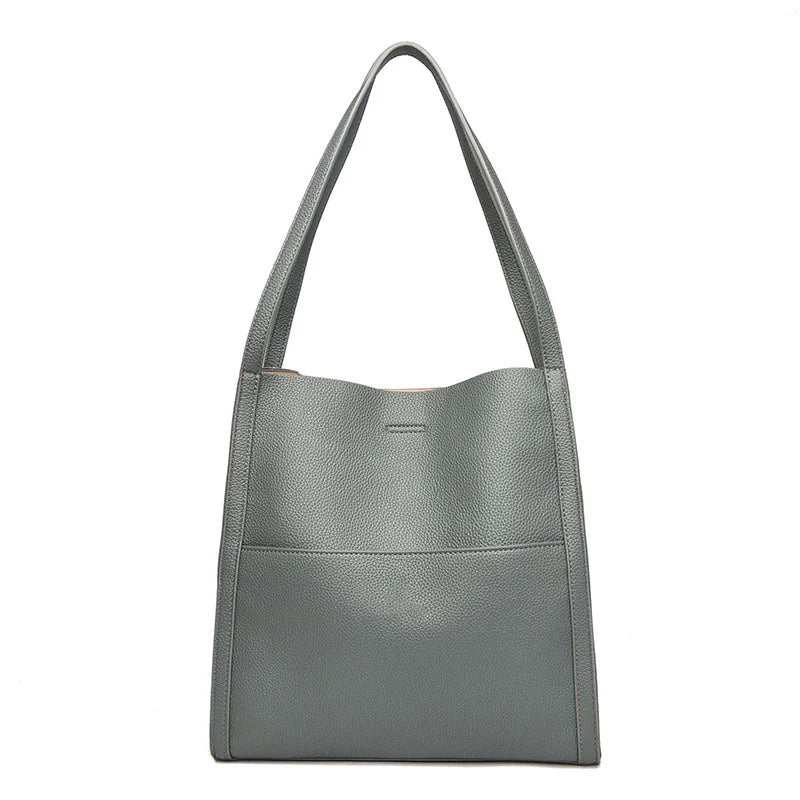– Plain shoulder bag made of genuine leather