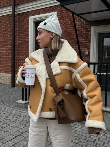 WW | Short Oversize Winter Jacket with Contrast Trim Design
