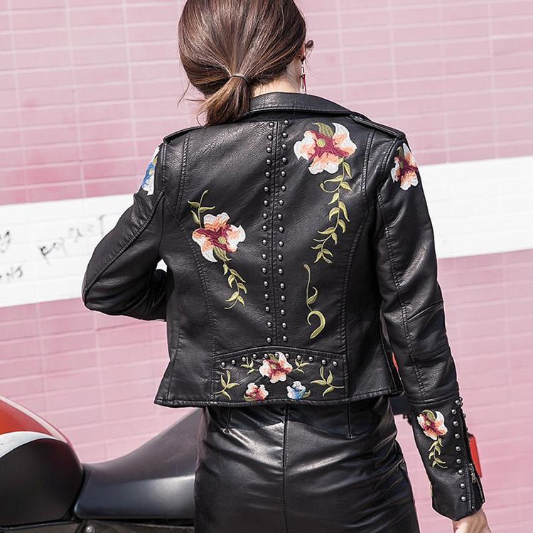 WW | Damen-Lederjacke mit Nieten-Akzent und Blumenmuster