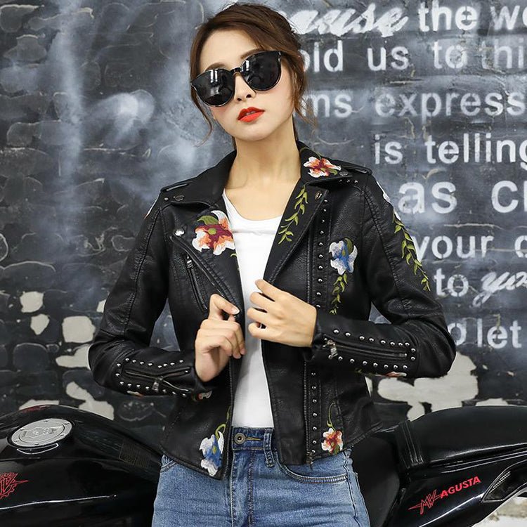 WW | Damen-Lederjacke mit Nieten-Akzent und Blumenmuster