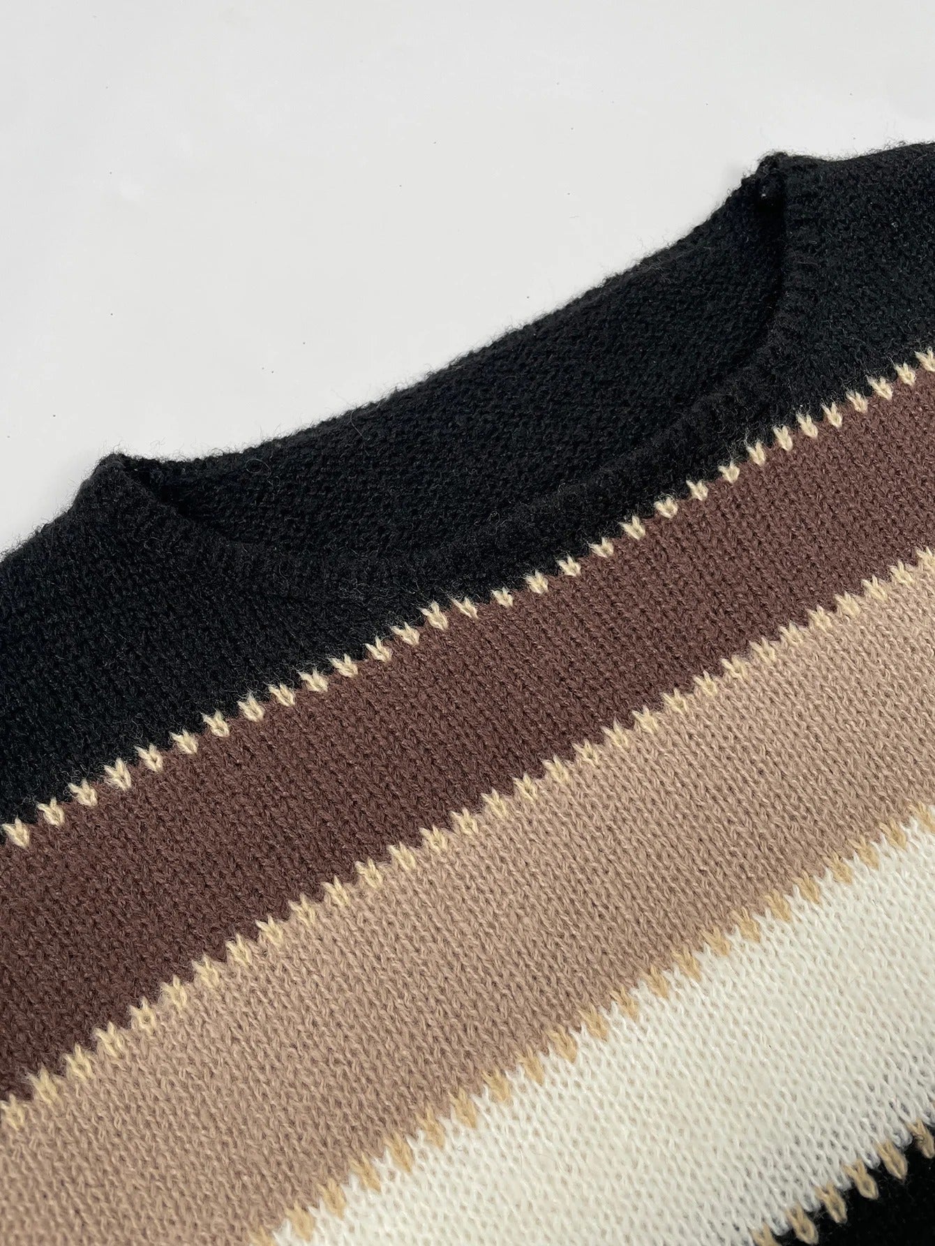 WW | Gestreifter Strickpullover