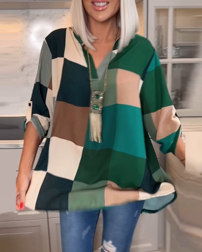 WW | Color Block and Ruffle V-neck