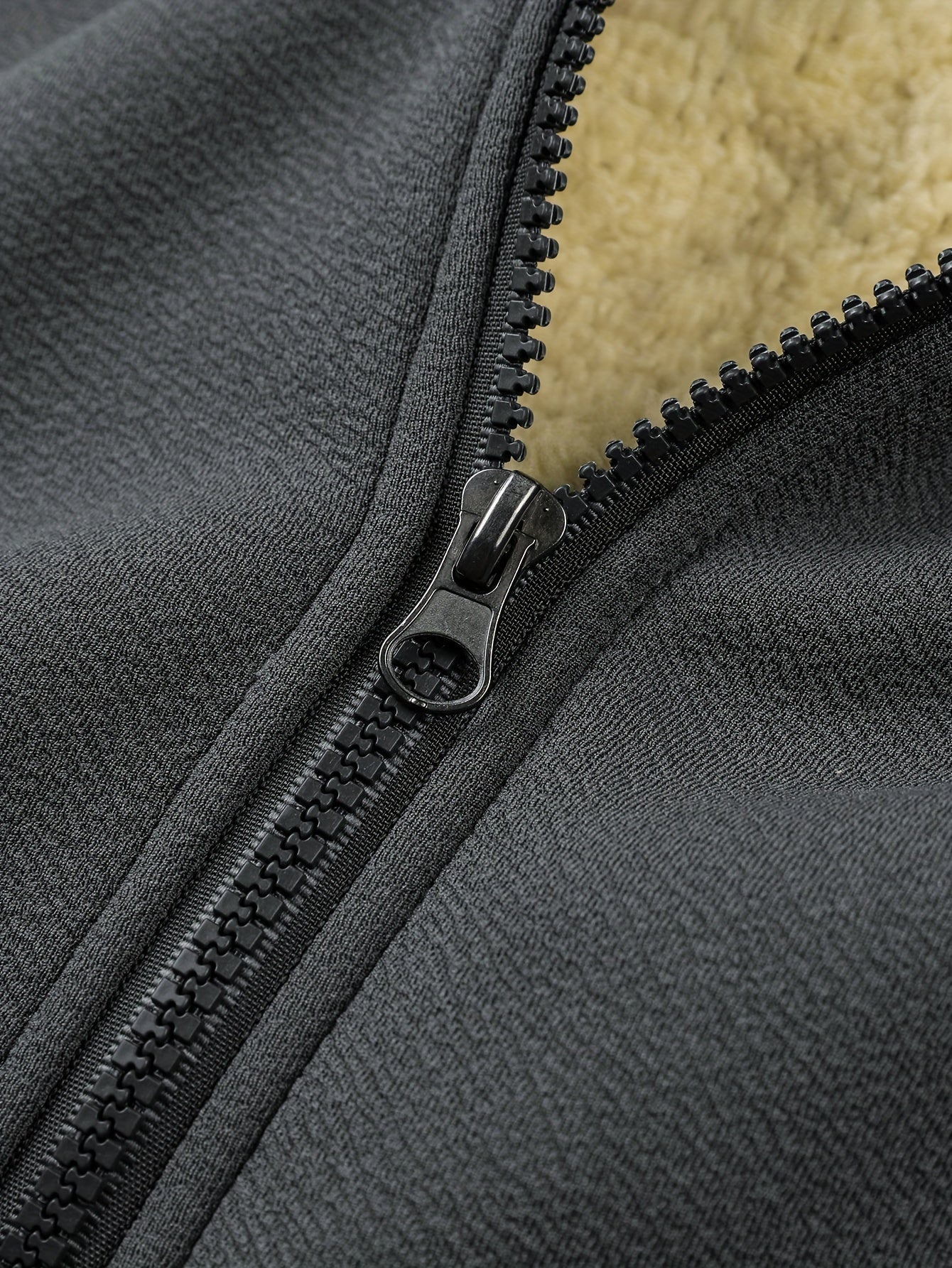 WW | Striped Tracksuit with Stand-Up Collar Zip Jacket and Sports Trousers for Men - Perfect for Casual Days