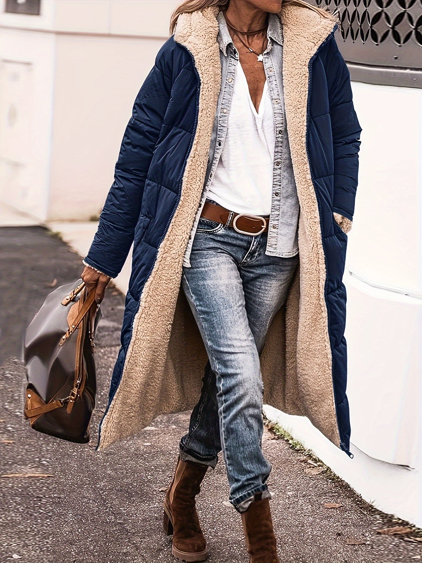 WW | Halblange Puffer Winterjacke mit Kapuze für Frauen - Perfekt für Freizeitaktivititäten
