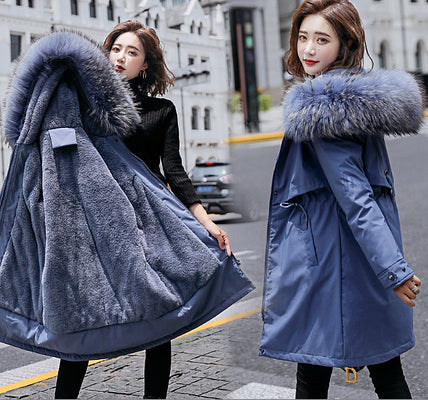 Women's winter parka with detachable hood and faux fur trim WW