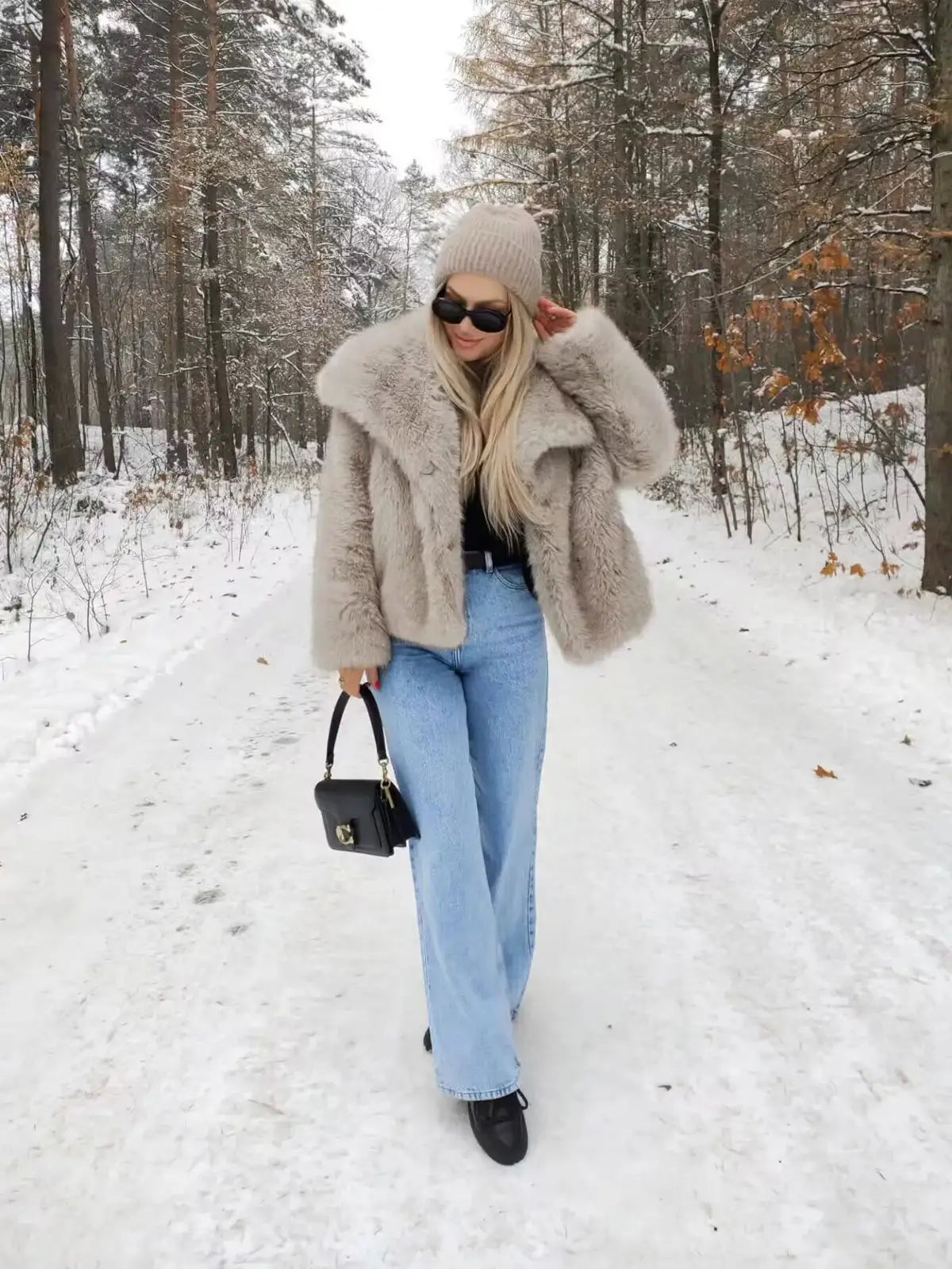 WW | Oversized Faux Fur Coat