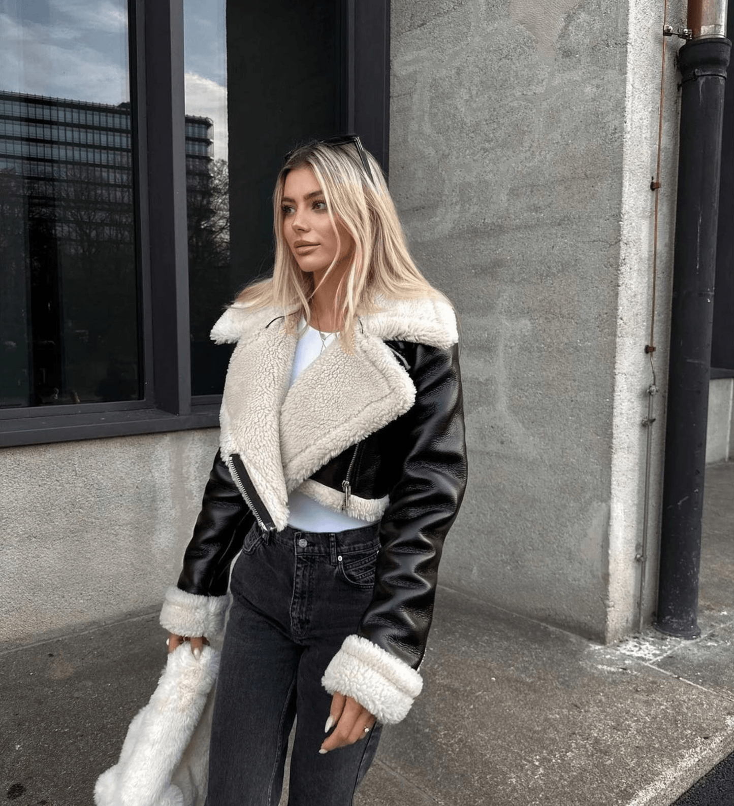 WW Leather Jacket | Stylish Look for Cold Days with Fur Trim