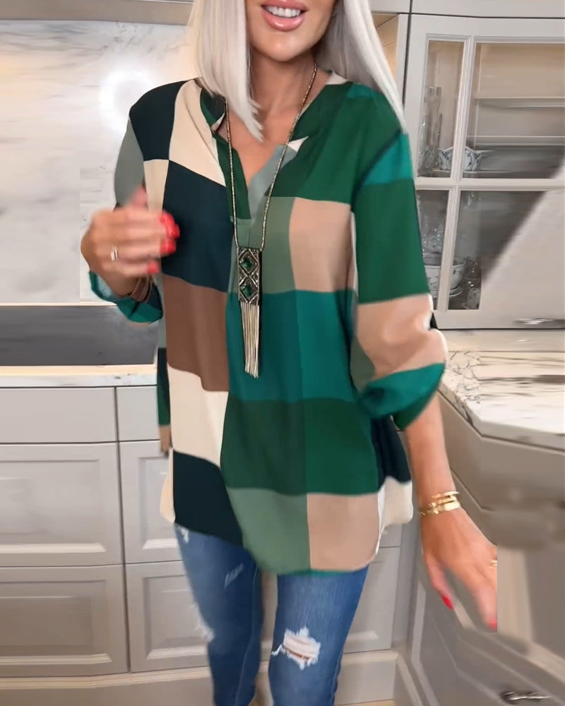 WW | Color Block and Ruffle V-neck